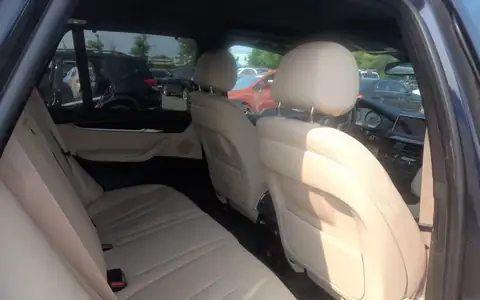 BMW X5 2017 — 7